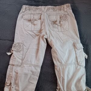 2000s Vintage Aeropostale  Capris with Embroidered Details